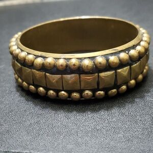 Cara New York bronze tone bangle bracelet 8"